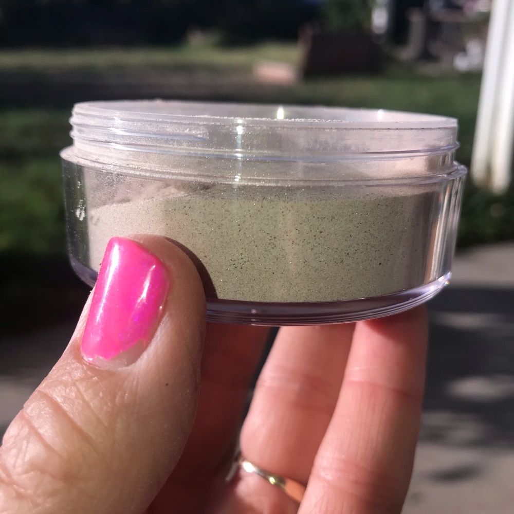 Natural Facial Powder - Picture 2 of 4